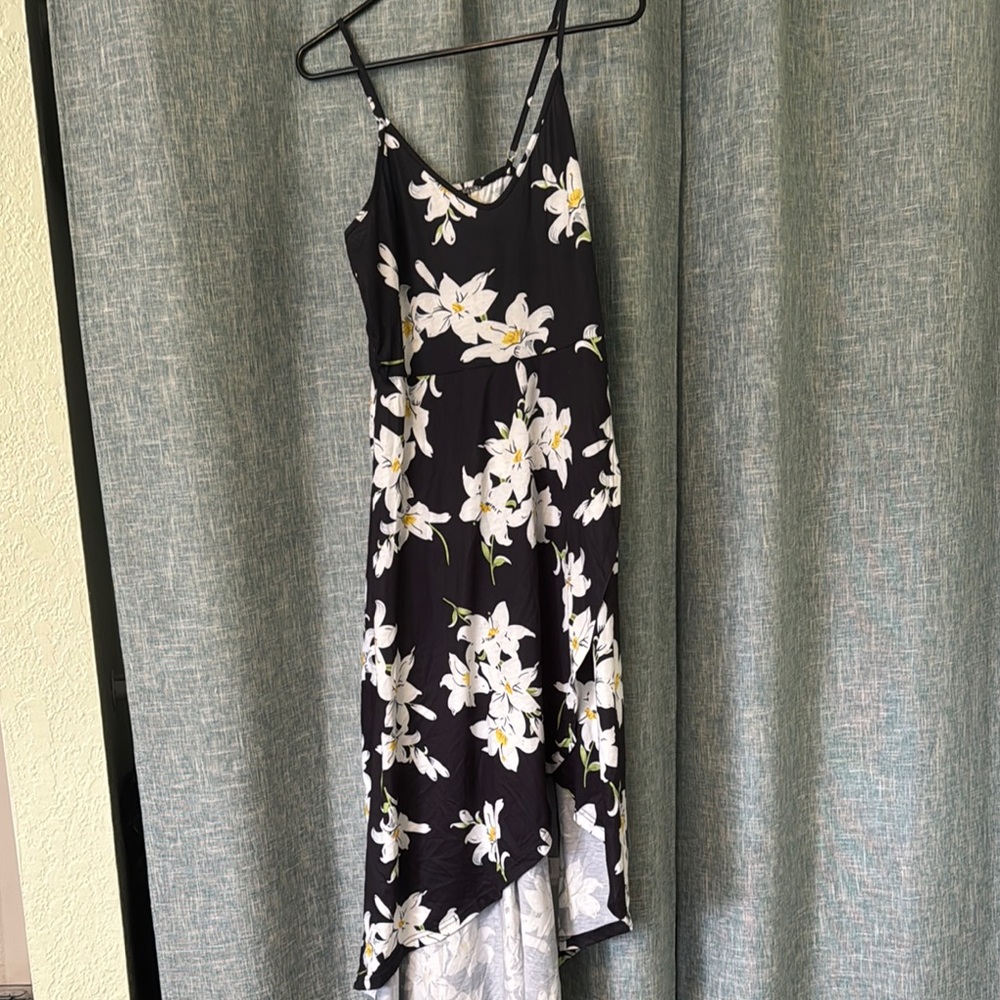 Black and White Asymmetrical Sleeveless Sundress